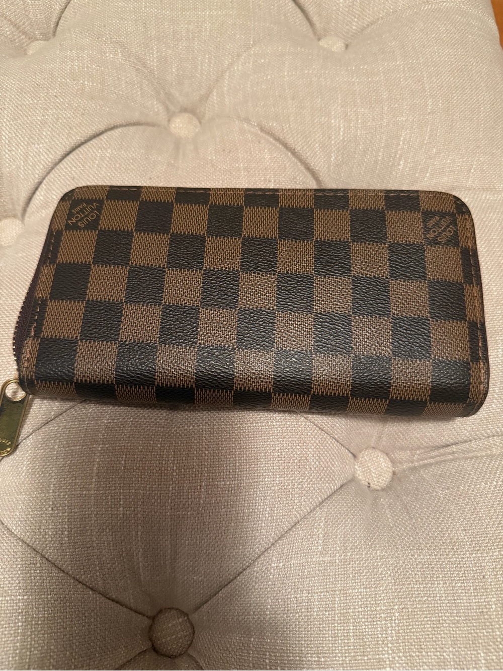 Soft leather Damier Canvas Zip Card Holder in Dark and Medium Brown